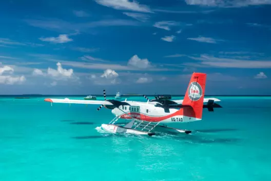 Getting to Your Maldives Resort: Speedboat, Seaplane, or Domestic Flight? - foto № 8