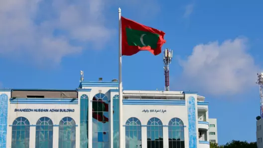Qaumee Dhuvas — The Night Mohamed Thakurufaanu Took Back the Maldives 12 Qaumee Dhuvas — The Night Mohamed Thakurufaanu Took Back the Maldives - foto № 12