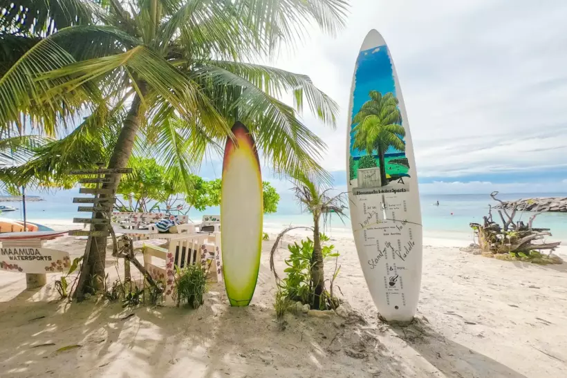 The Dhivehi Surf League: Watch Maldivian Surfers Compete on World-Class Reef Breaks - foto № 5