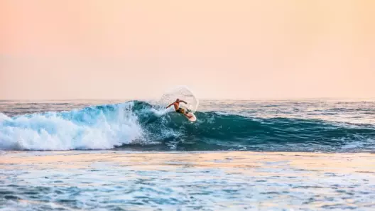 Four Seasons Surfing Champions Trophy: The World's Most Luxurious Surf Contest - foto № 14