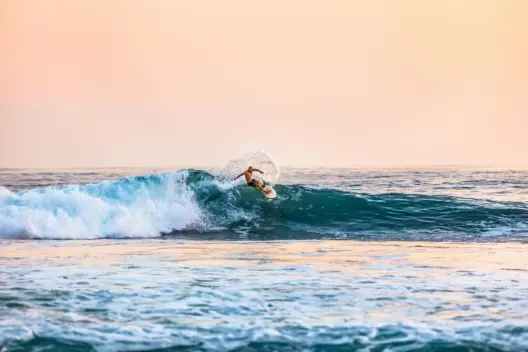 Four Seasons Surfing Champions Trophy: The World's Most Luxurious Surf Contest - foto № 8